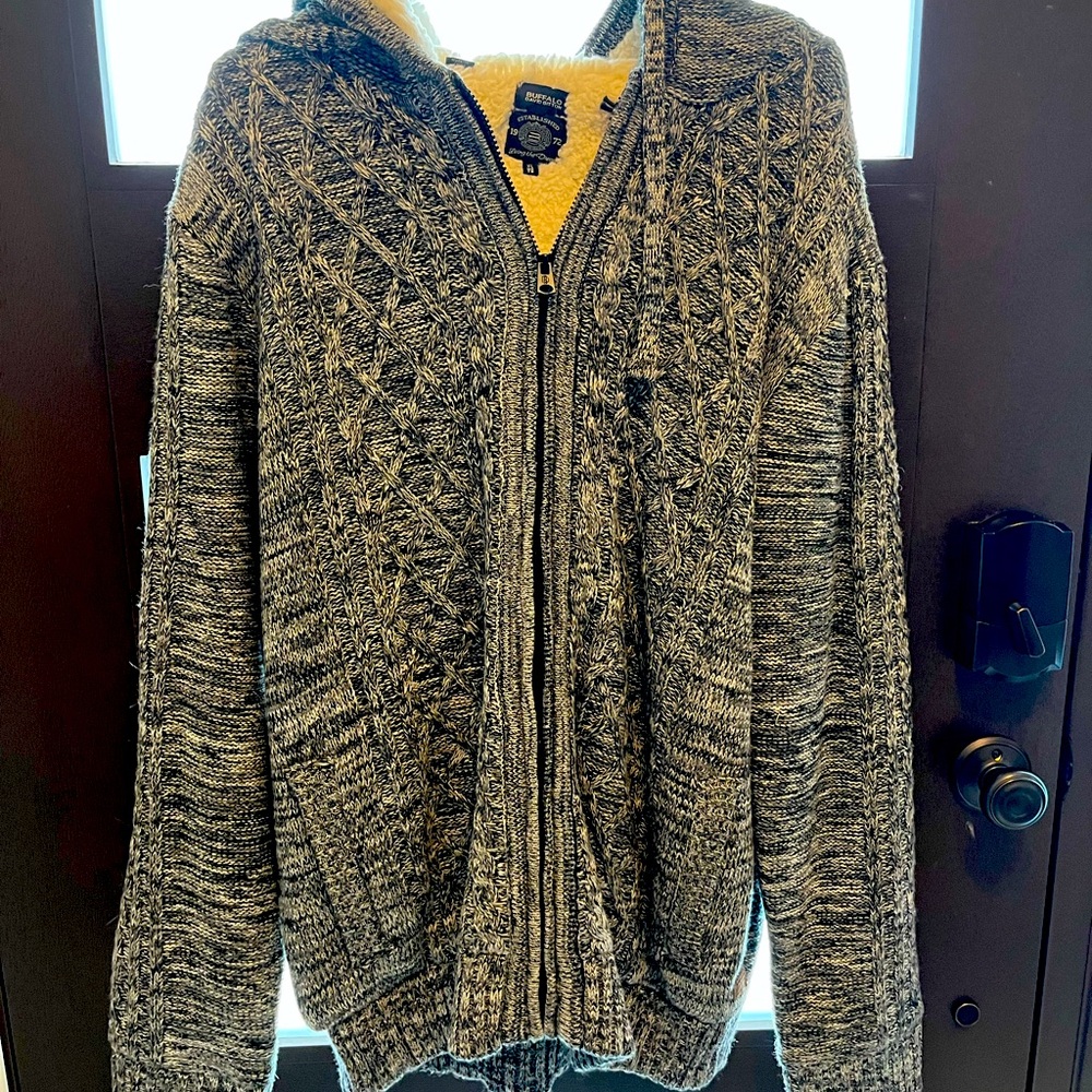 Men’s Buffalo David Bitton XL knit cable sweater. Great condition !